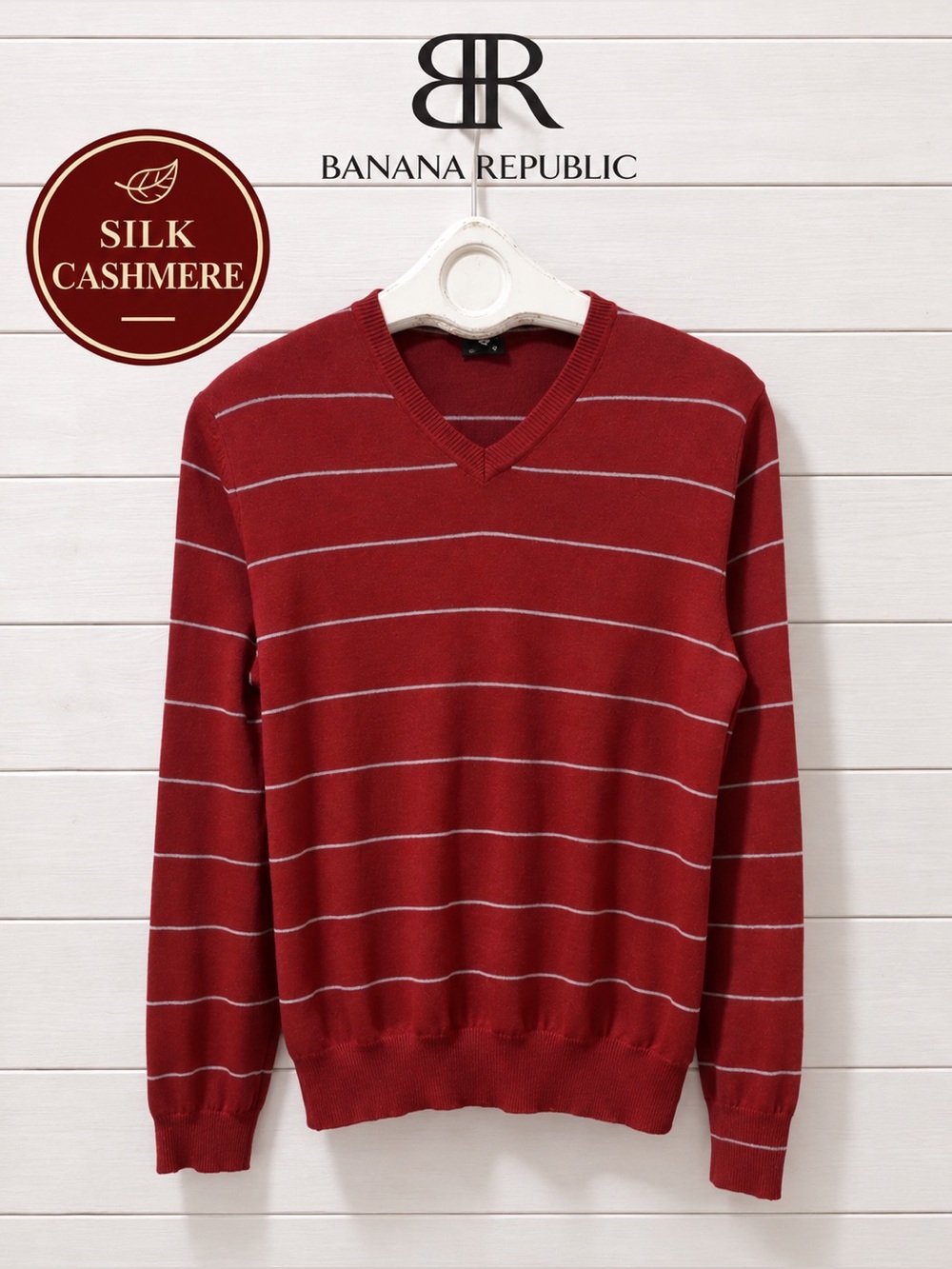BANANA REPUBLIC Red Striped white and black V-Neck Sweater – Size M (Men Unisex)